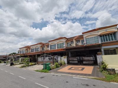 Double storey intermediate For Sale @ Taman greenwood, Jalan Penrissen photo 2