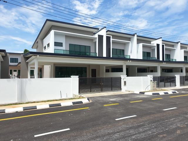 BRAND NEW Double Storey Terrace Corner@Nearby Batu Kawa Riverfront Garden photo 1